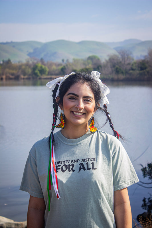 Immigrants Help Us Grow || Unisex Heavyweight T-Shirt