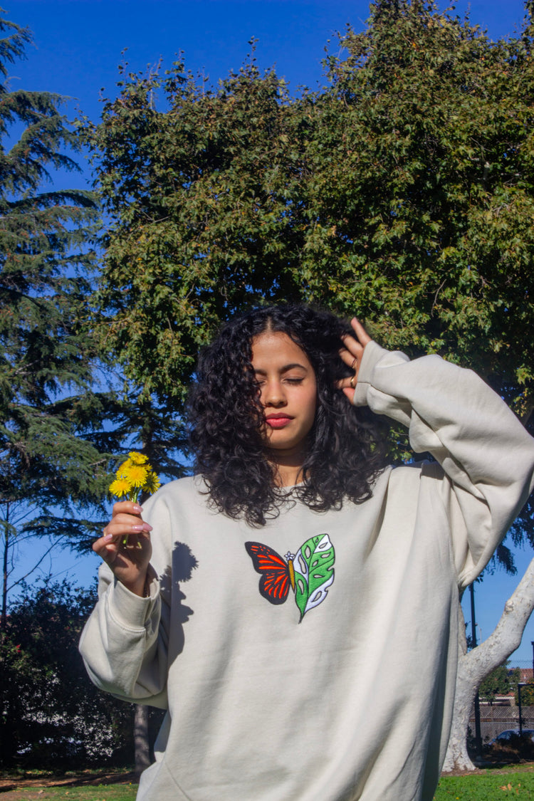 Monsteraposa 🦋 Unisex Embroidered Crewneck Sweatshirt