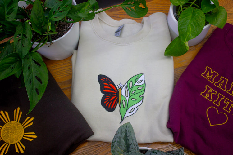 Monsteraposa 🦋 Unisex Embroidered Crewneck Sweatshirt